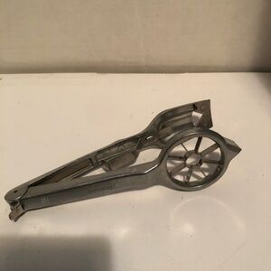 Vintage Westmark Stainless Steel egg cuter. Good shape. Easy to use. Collectible